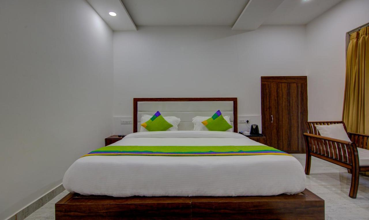 Treebo Down Town, Dalhousie Hotel Ngoại thất bức ảnh